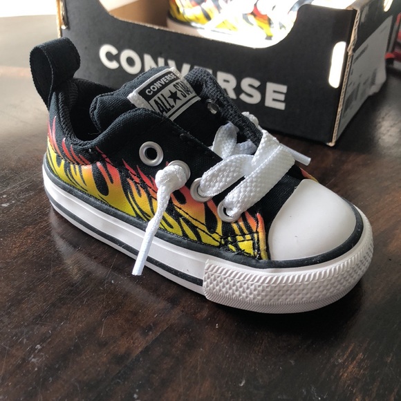 Converse Other - Size 4 baby converses New in box